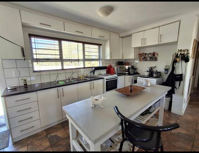 3 BEDROOM HOUSE FOR SALE IN BRITANNIA BAY